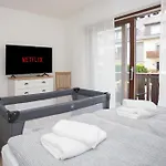 Deluxe For 5 - 2 Bedrooms - Free Private Parking - 5 Min To Slopes - Terrace Apartman