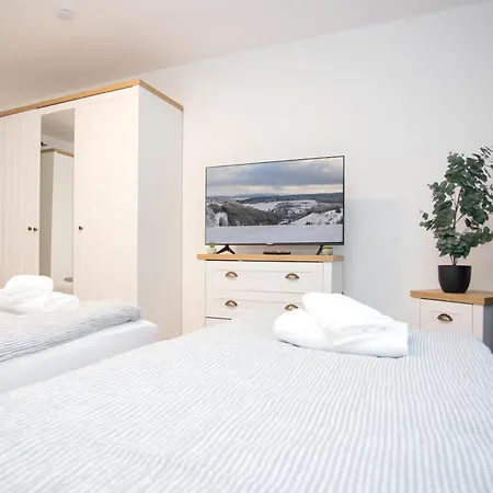 Deluxe For 5 - 2 Bedrooms - Free Private Parking - 5 Min To Slopes - Terrace Апартаменты Винтерберг