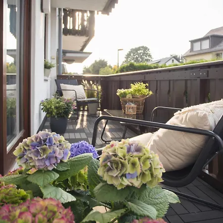 Deluxe For 5 - 2 Bedrooms - Free Private Parking - 5 Min To Slopes - Terrace *