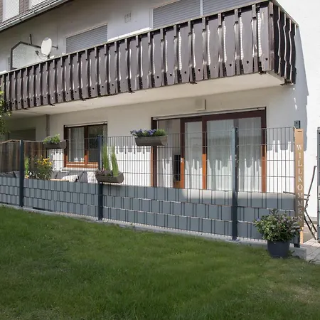 Deluxe For 5 - 2 Bedrooms - Free Private Parking - 5 Min To Slopes - Terrace