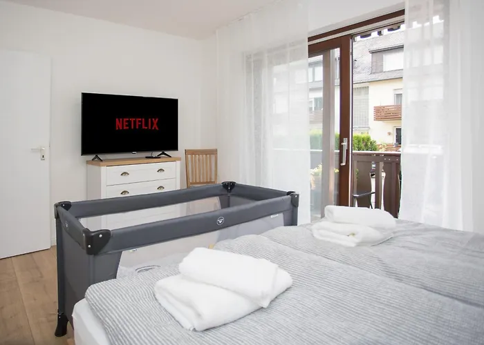 Deluxe For 5 - 2 Bedrooms - Free Private Parking - 5 Min To Slopes - Terrace Lägenhet