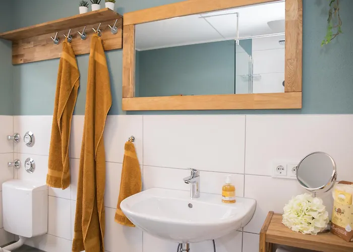 Deluxe For 5 - 2 Bedrooms - Free Private Parking - 5 Min To Slopes - Terrace